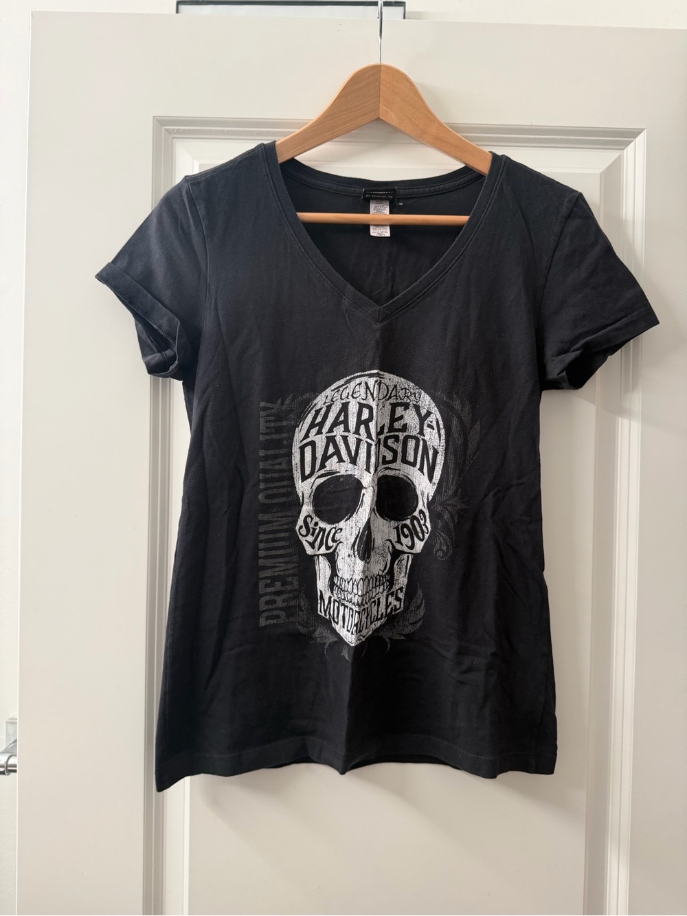 Harley-Davidson Black V-Neck Tee with White Skull Huntsville, Alabama